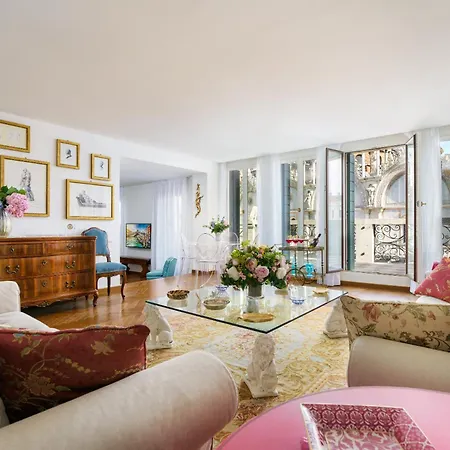 Due Leoni Terrace In St Mark's Square Apartmán *