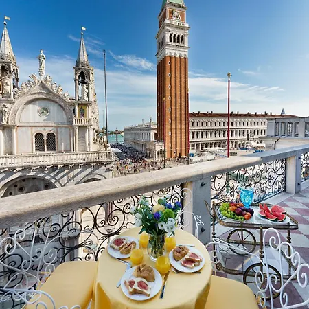 Due Leoni Terrace In St Mark's Square Apartmán *