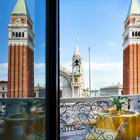 Апартаменты Due Leoni Terrace In St Mark's Square
