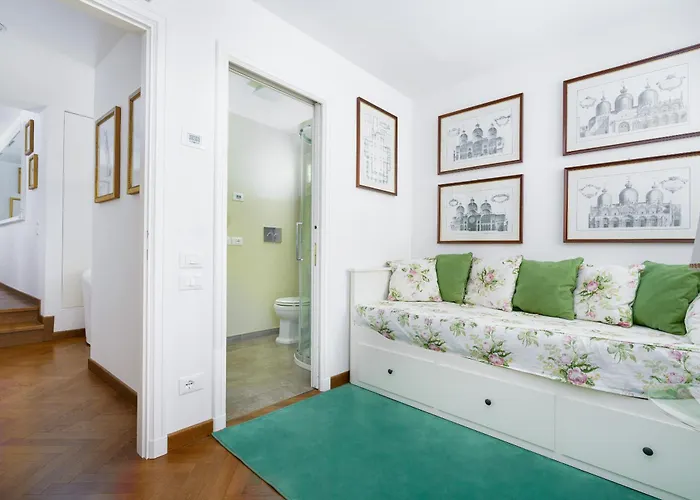 Due Leoni Terrace In St Mark's Square * Venedig