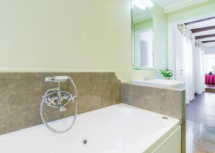 شقة Due Leoni Terrace In St Mark's Square *