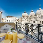 아파트 Due Leoni Terrace In St Mark's Square