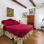 Due Leoni Terrace In St Mark's Square Apartment