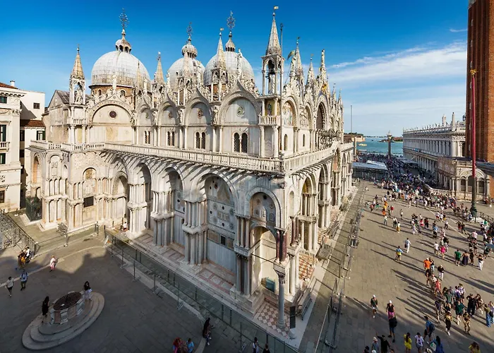 Due Leoni Terrace In St Mark's Square Venedig
